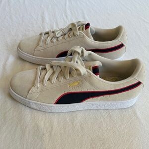 PUMA Men's  grey suede sports stripe sneakers, size 9